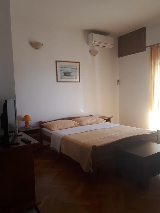 Apartments Ivanka Starigrad Paklenica Exterior photo